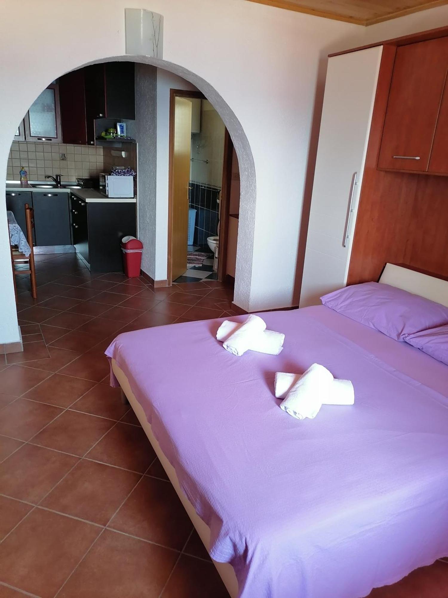 Apartmani Iva ทริบานี-ครุสชิซา ห้อง รูปภาพ